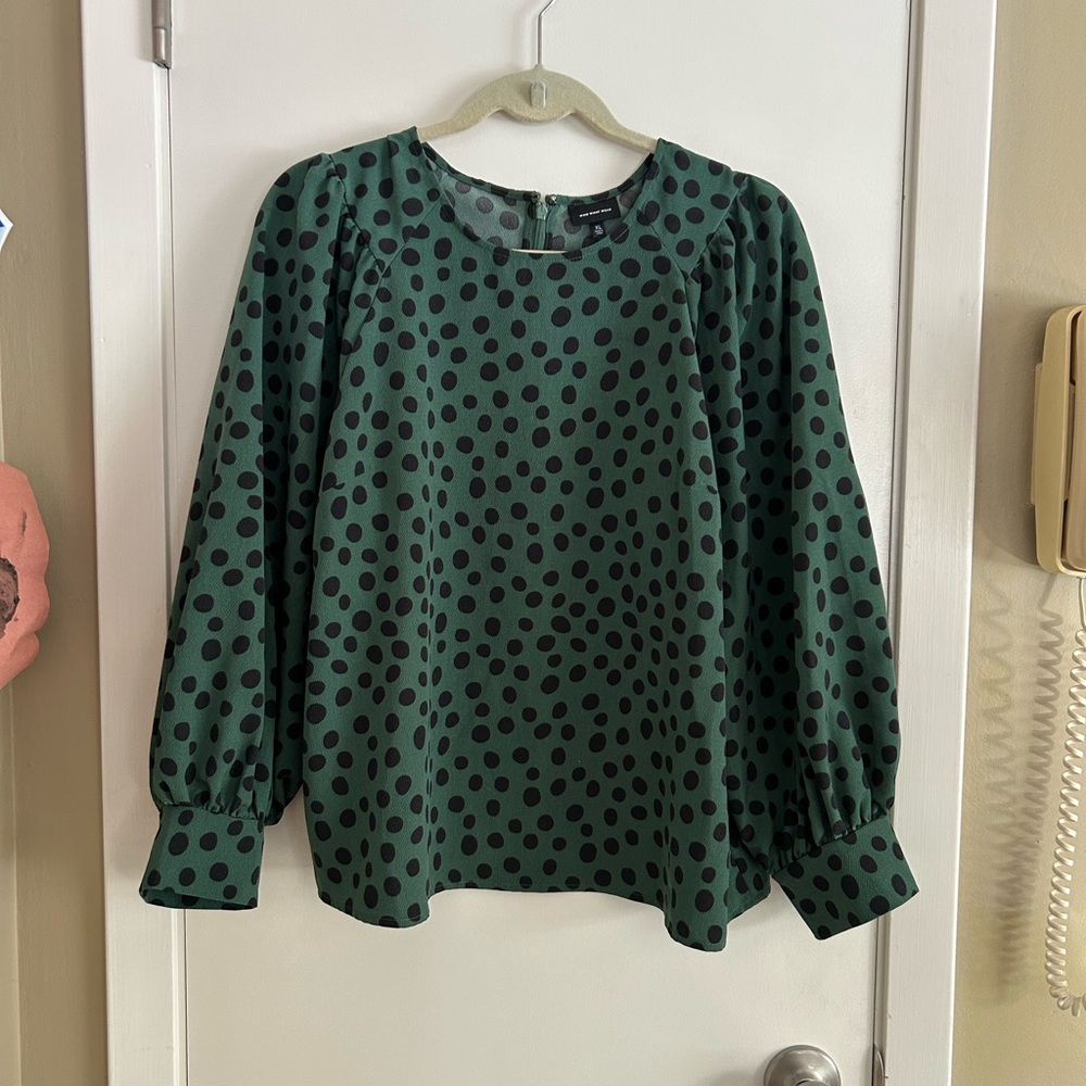 Like new WHO WHAT WEAR green shirt with black polka dots